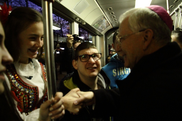 Kolędowanie z metropolitą krakowskim w tramwaju MPK 2020