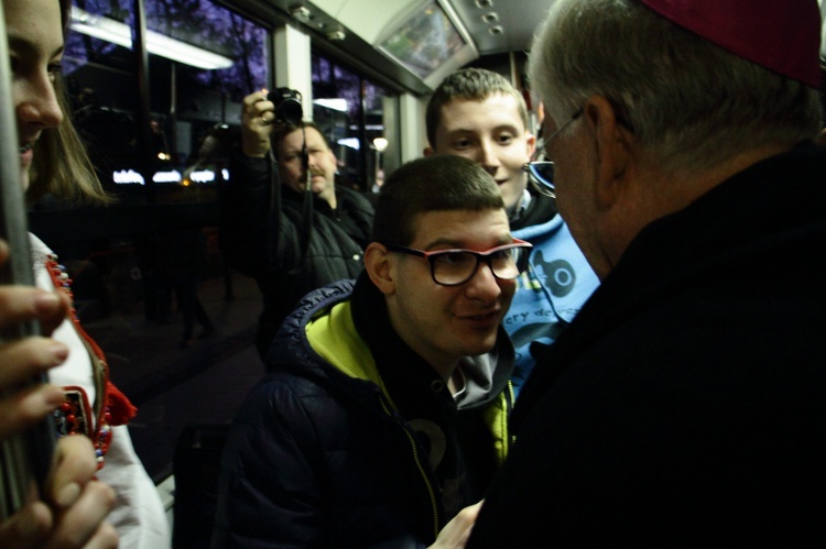 Kolędowanie z metropolitą krakowskim w tramwaju MPK 2020