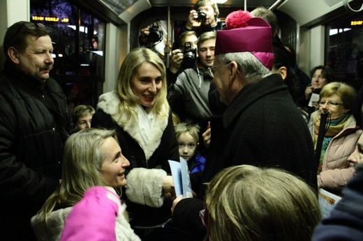 Kolędowanie z metropolitą krakowskim w tramwaju MPK 2020