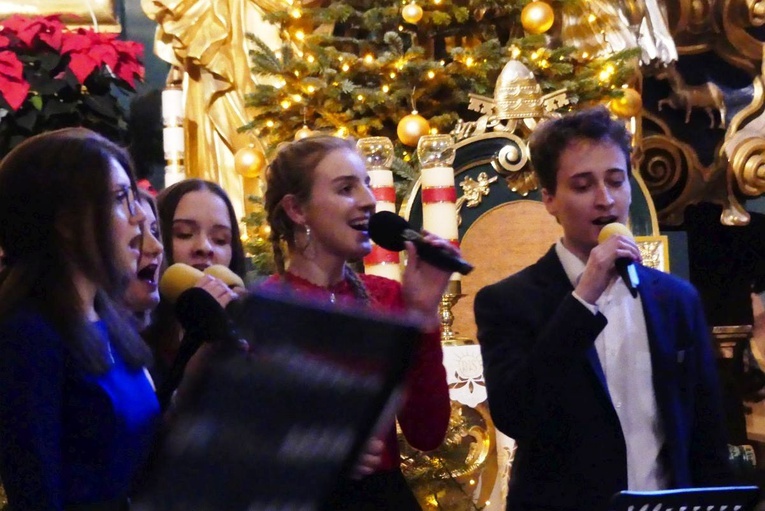 Kolędowanie z młodymi w konkatedrze Narodzenia NMP w Żywcu - 2020