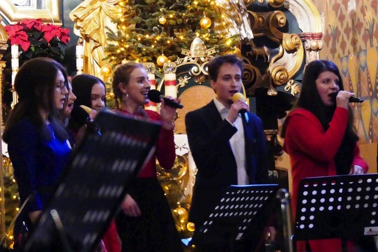 Kolędowanie z młodymi w konkatedrze Narodzenia NMP w Żywcu - 2020