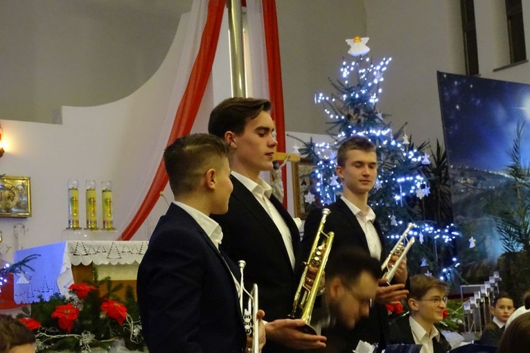 Charytatywny koncert w kościele pw. św. Jadwigi we Wschhowie