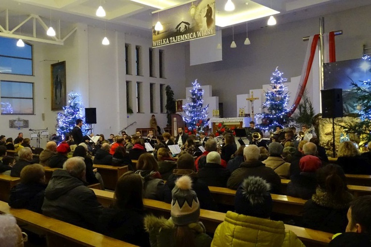 Charytatywny koncert w kościele pw. św. Jadwigi we Wschhowie