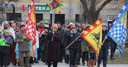 Nowa Dęba. Orszak z ogniskiem