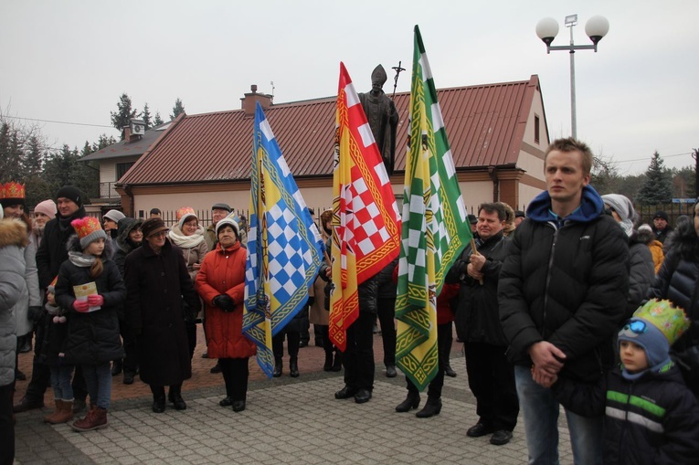 Orszak w Nowej Dębie