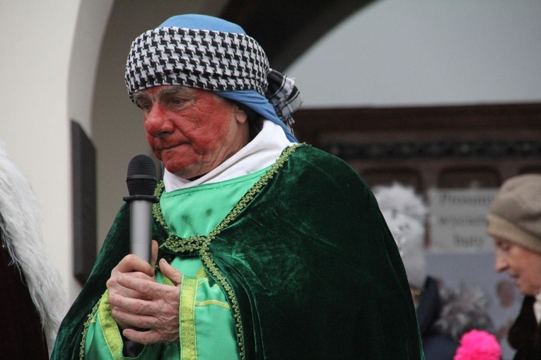 Orszak w Nowej Dębie