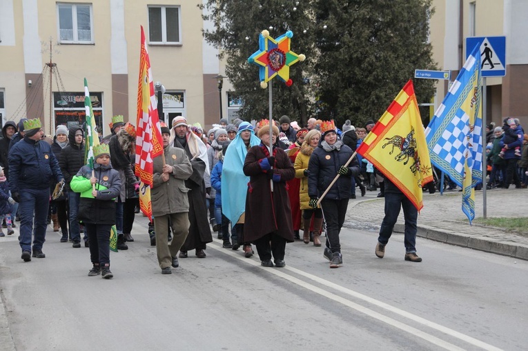 Orszak w Nowej Dębie