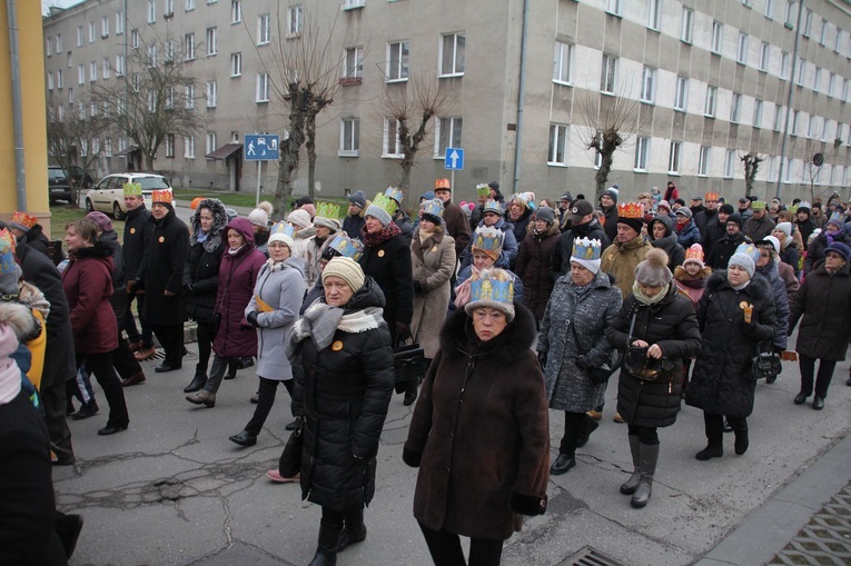 Orszak w Nowej Dębie