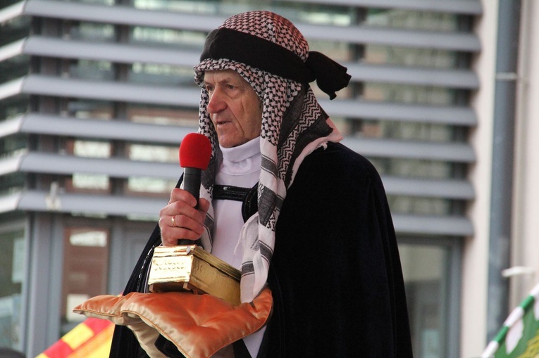 Orszak w Nowej Dębie