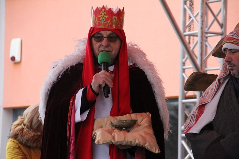 Orszak w Nowej Dębie