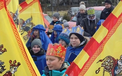 - Orszak to nasze świadectwo wiary, jak również ważny element jej prekazywania młodemu pokoleniu - podkreślali dorośli zabrzeżanie.