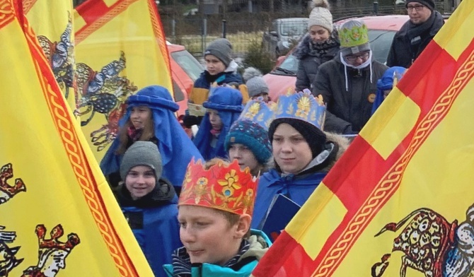 - Orszak to nasze świadectwo wiary, jak również ważny element jej prekazywania młodemu pokoleniu - podkreślali dorośli zabrzeżanie.