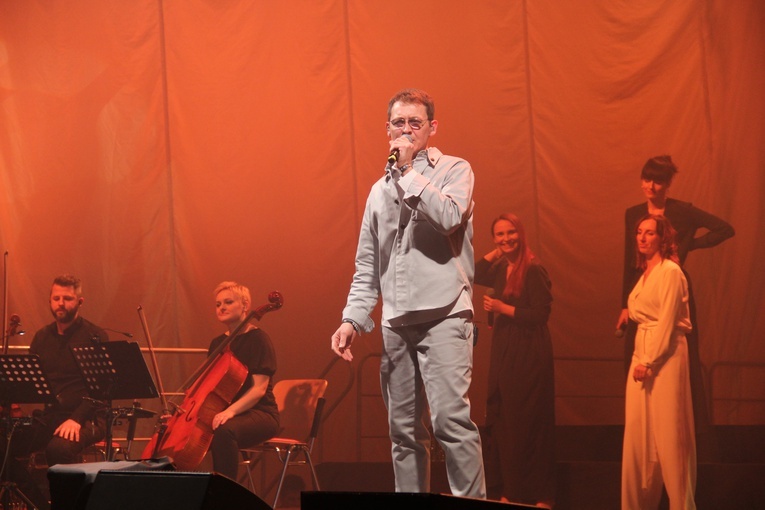 TGD i Przyjaciele - Kolędy Świata w Spodku