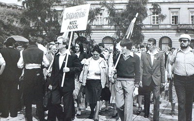 ▼	W ostatnim pożegnaniu nie mogło zabraknąć przedstawicieli płockiej Solidarności.