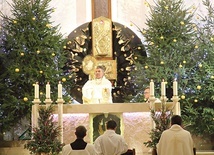▲	Biskup pomocniczy przewodniczył Eucharystii.