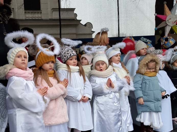 W łowicki orszak zaangażowani byli już najmłodsi wierni.