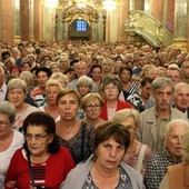 Czy Kościoły rzeczywiście pustoszeją? Najnowsze dane dotyczące religijności Dolnoślązaków 