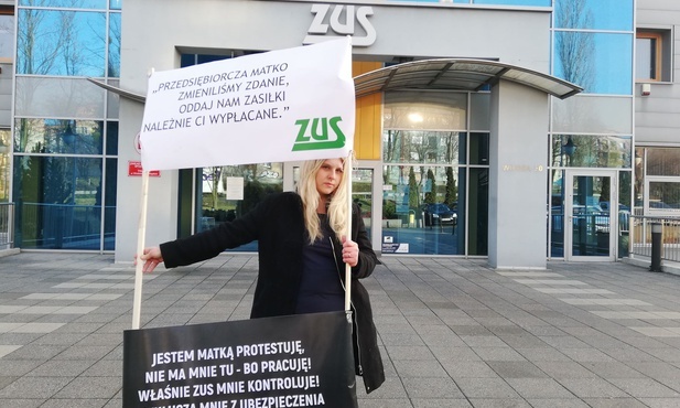 Śląskie. ZUS przegina z kontrolami działalności gospodarczych? Protestują matki, które tracą prawo do zasiłków