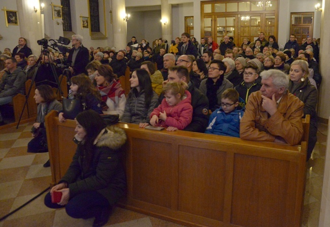 Koncert Guzowianek dla Krzysia Czupryna