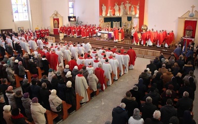 Ile osób chodzi do kościoła w diecezji zielonogórsko-gorzowskiej?