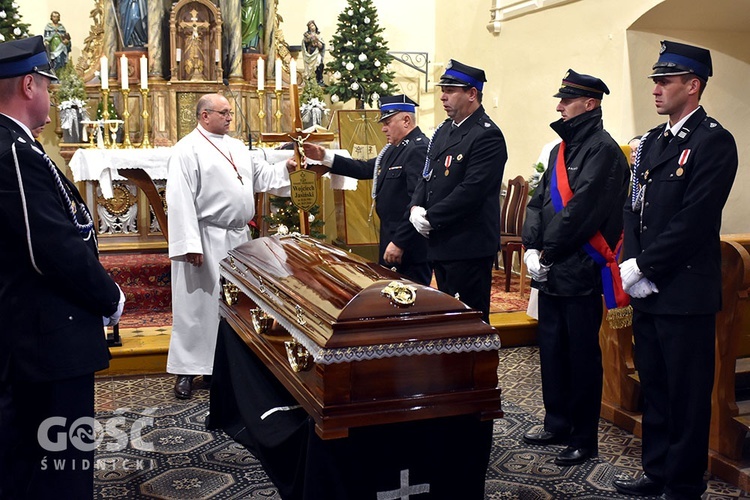 Starczów pożegnał ks. Wojciecha Jasińskiego, proboszcza.