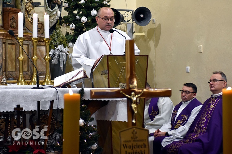 Starczów pożegnał ks. Wojciecha Jasińskiego, proboszcza.