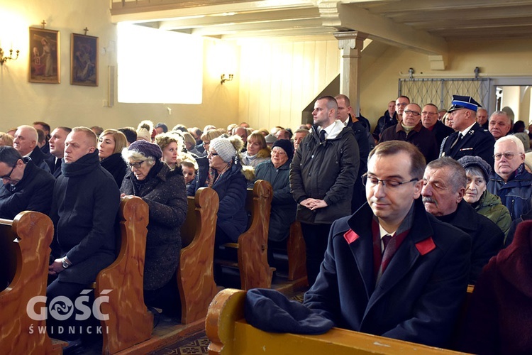 Starczów pożegnał ks. Wojciecha Jasińskiego, proboszcza.