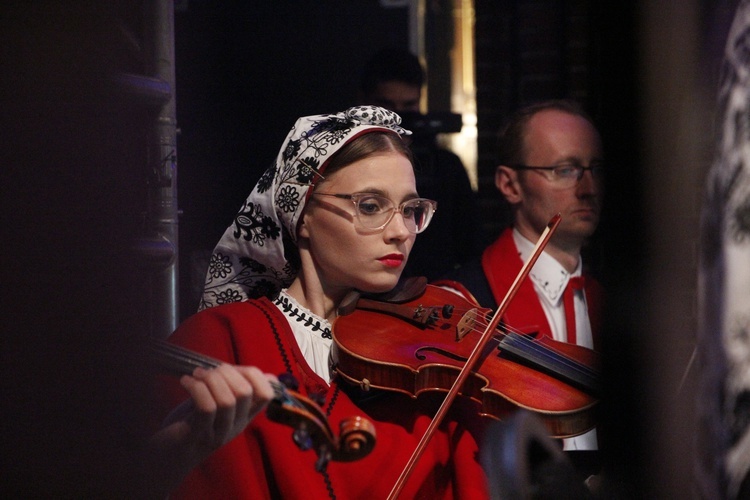 Żyrardów. Koncert kolęd i pastorałek zespołu Mazowsze