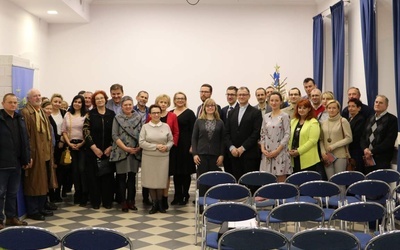 Po spotkaniu w "Arce" z Ordo Iuris i Centrum Życia i Rodziny. Obok ks. Sławomira Adamczyka z lewej stoją Tymoteusz Zych i Kazimierz Przeszowski.