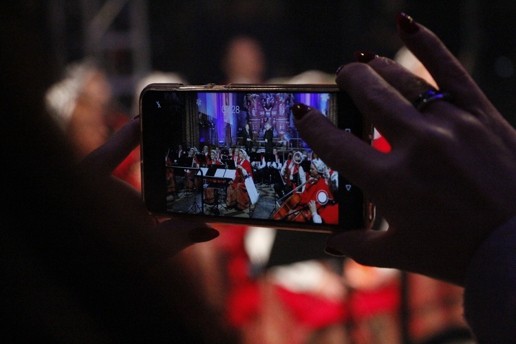 Żyrardów. Koncert kolęd i pastorałek zespołu Mazowsze