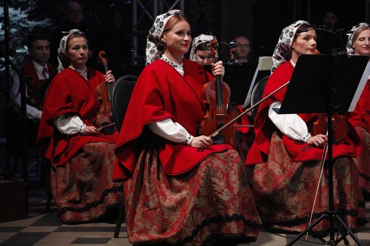 Żyrardów. Koncert kolęd i pastorałek zespołu Mazowsze