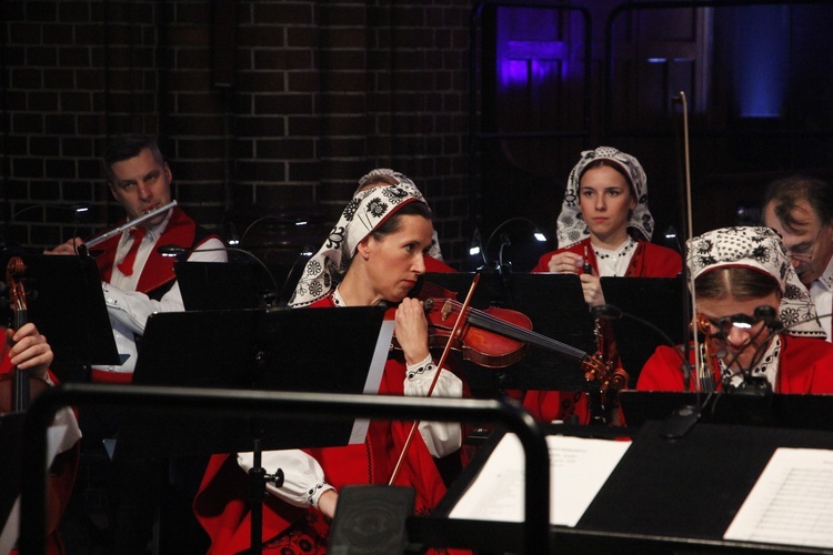 Żyrardów. Koncert kolęd i pastorałek zespołu Mazowsze