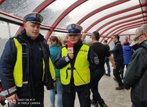 Śląskie. Pierwszy dzień ferii zimowych. Policja kontroluje autokary