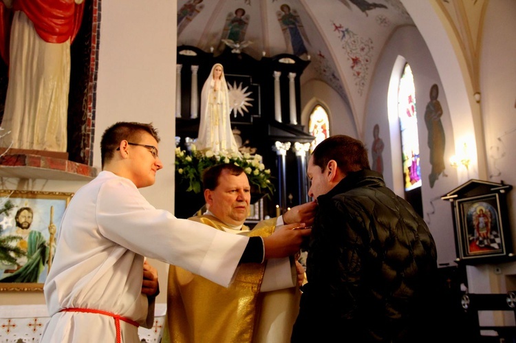 Borzęcin Dolny. Poświęcenie figury Matki Bożej Fatimskiej