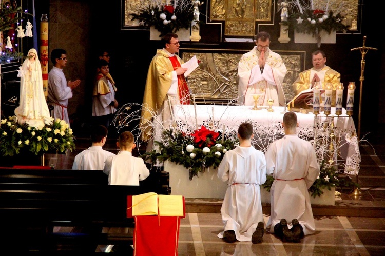 Borzęcin Dolny. Poświęcenie figury Matki Bożej Fatimskiej