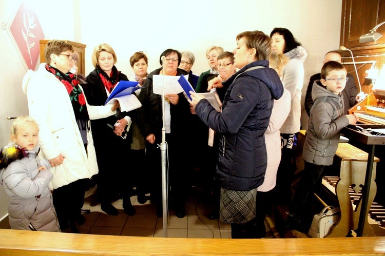 Borzęcin Dolny. Poświęcenie figury Matki Bożej Fatimskiej