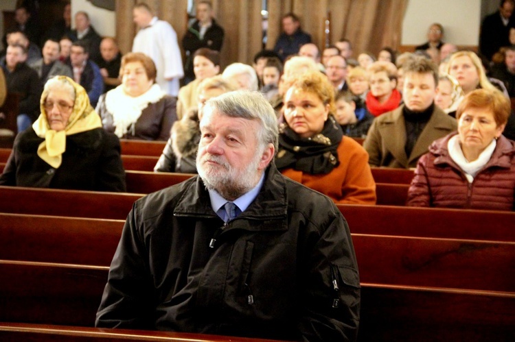 Borzęcin Dolny. Poświęcenie figury Matki Bożej Fatimskiej