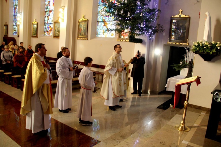 Borzęcin Dolny. Poświęcenie figury Matki Bożej Fatimskiej