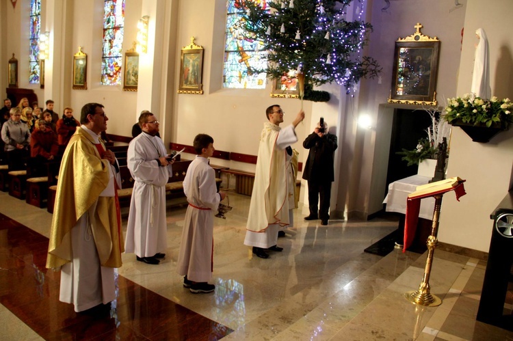 Borzęcin Dolny. Poświęcenie figury Matki Bożej Fatimskiej