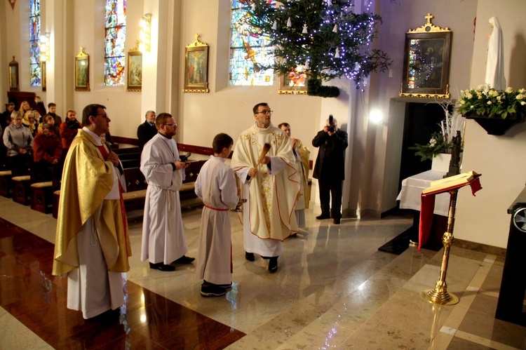 Borzęcin Dolny. Poświęcenie figury Matki Bożej Fatimskiej