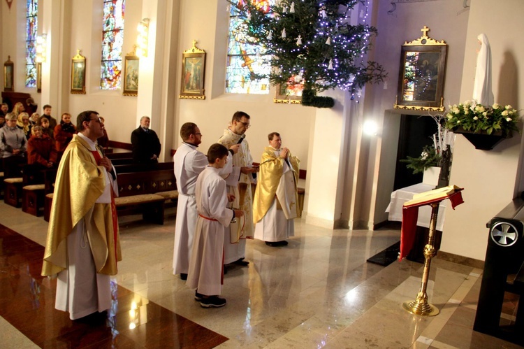 Borzęcin Dolny. Poświęcenie figury Matki Bożej Fatimskiej