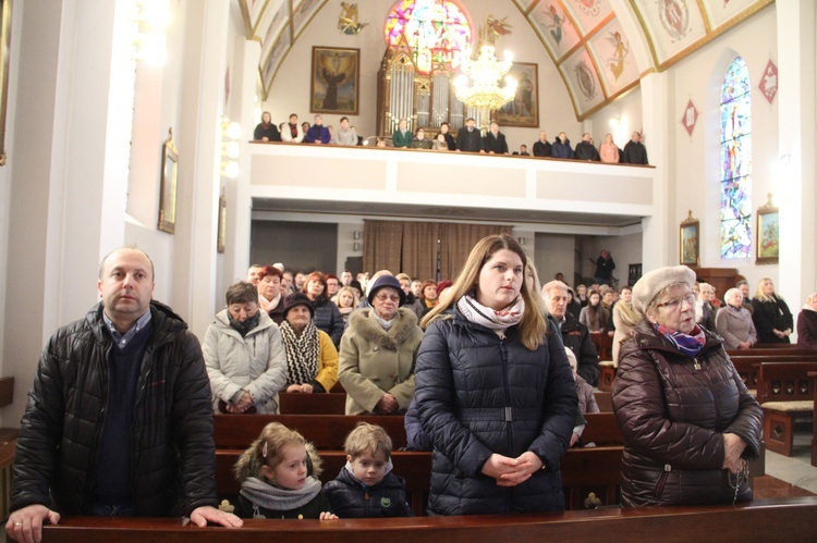 Borzęcin Dolny. Poświęcenie figury Matki Bożej Fatimskiej