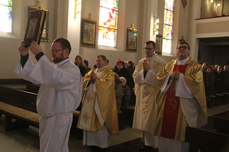 Borzęcin Dolny. Poświęcenie figury Matki Bożej Fatimskiej