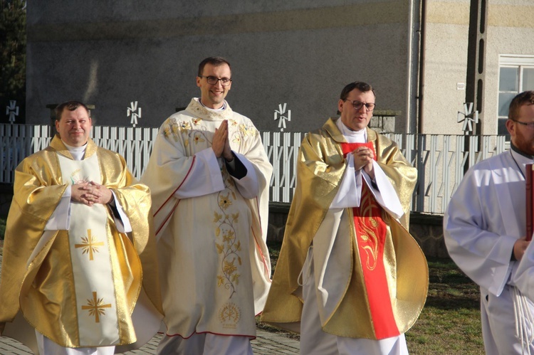 Borzęcin Dolny. Poświęcenie figury Matki Bożej Fatimskiej