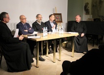 Debata odbyła się w kościele duszpasterstwa środowisk twórczych na pl. Teatralnym