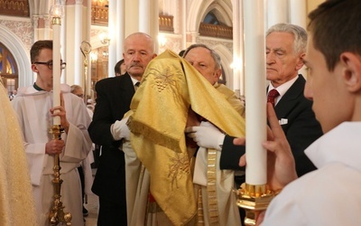 Liturgia Wielkiego Czwartku pod przewodnictwem bp. Henryka Tomasika.