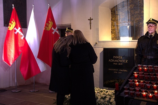 Wieczorna modlitwa w rocznicę śmierci Pawła Adamowicza