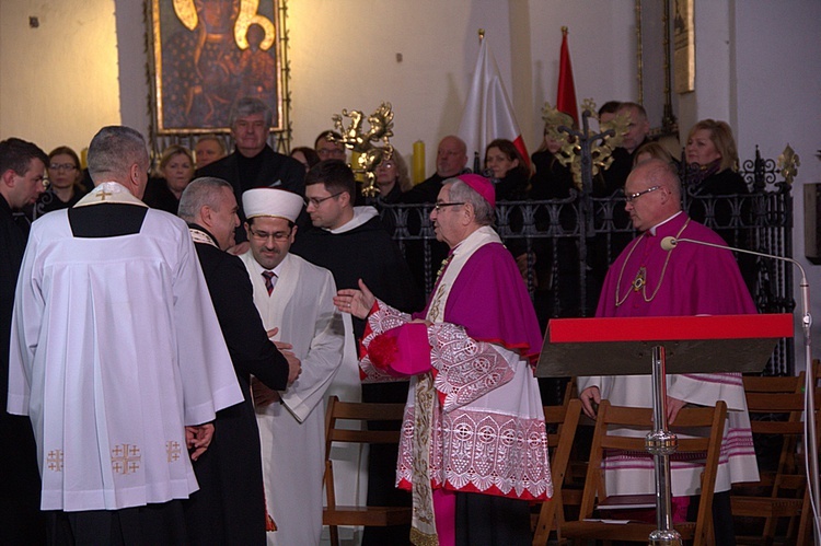 Wieczorna modlitwa w rocznicę śmierci Pawła Adamowicza