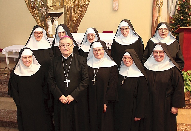 Zakonnice zaprosił bp Stefan Regmunt, który jest ich asystentem kościelnym.