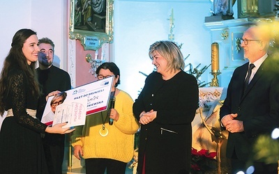 Za najlepsze wykonanie tradycyjnej polskiej kolędy została nagrodzona Natalia Gawełek.